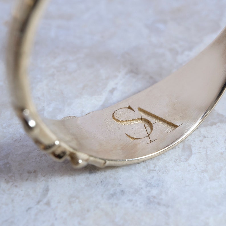 Gold Flower Signet Vintage Style Ring for women, engraved in 14K Solid Gold image 4