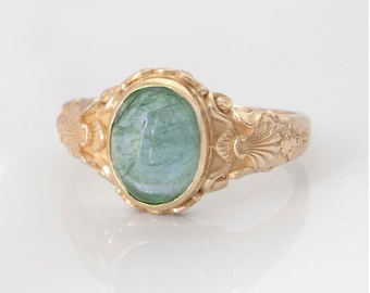 Seashell Signet Ring with Peridot / Aquamarine / Tourmaline Cabochon - Vintage Ocean signet, personalized monogram ring