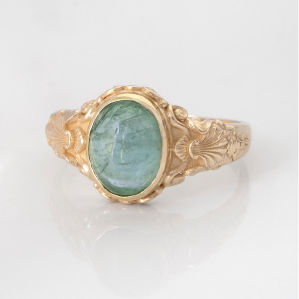 Seashell Signet Ring with Peridot / Aquamarine / Tourmaline Cabochon - Vintage Ocean signet, personalized monogram ring