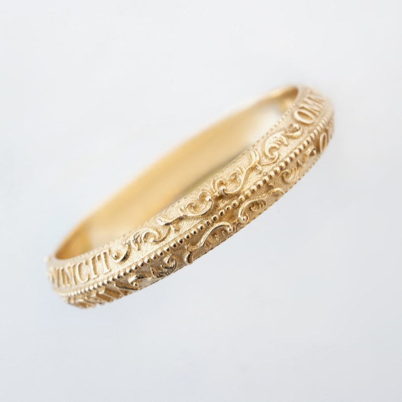 Antique 'Love Conquers All' Wedding Ring Latin Letters Victorian Vintage Wedding Band in 14 karat Solid Gold image 3