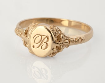 Antique Bee Signet Ring - Vintage style signet ring Personalized monogram ring for women in 14K solid gold