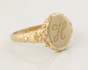Vintage Seashell Signet Ring: Personalized Solid Gold Monogram