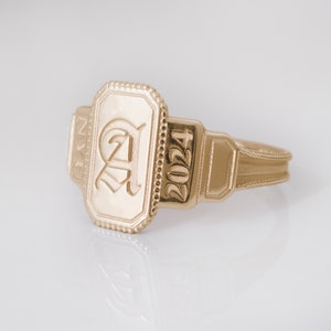 Graduation Signet Ring | Vintage Class Ring | Class of 2024 | Class of 2025 | Graduation Gift | High School Ring