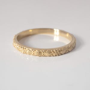 14K Gold Victorian Wedding Band: Antique Botanical Ring