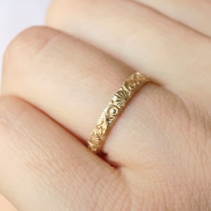Ocean Ring Seashell themed band Vintage Waves Shells Ocean themed Antique Wedding Ring Bridal ring in 14 karat Solid Gold image 4