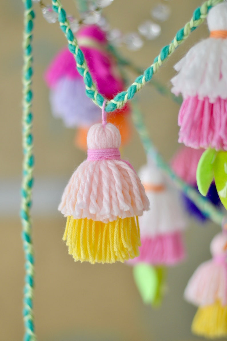 Yarn tassel garland / tassel garland / flower garland / Etsy