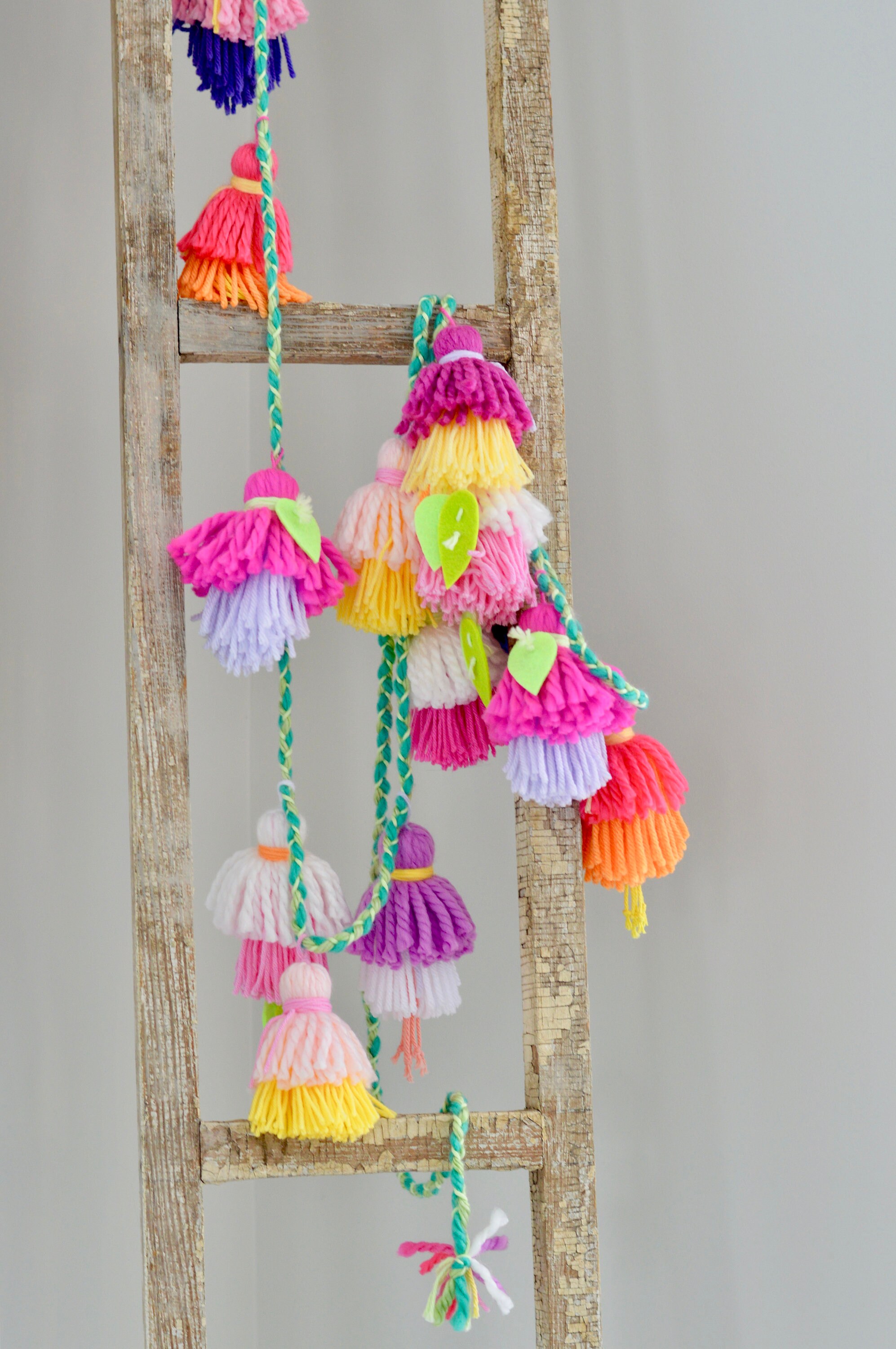 Yarn tassel garland / tassel garland / flower garland / Etsy
