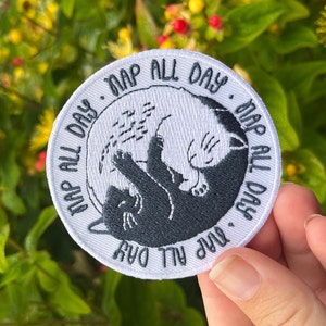 Cat Patch - Round Embroidered Patch - Iron-On Patch