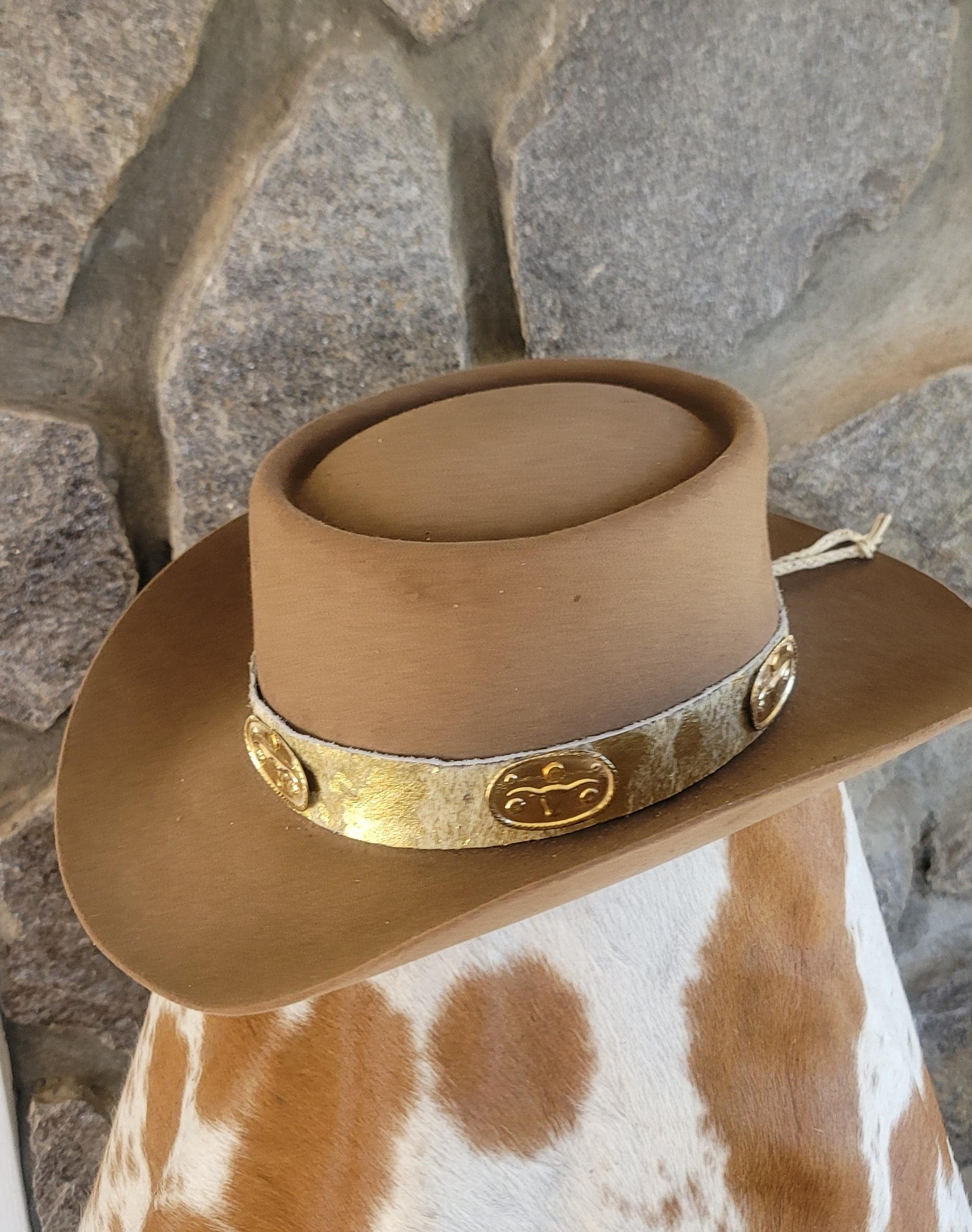 2196 Chain Hat Band Gold Plated Hatband Pretty Flower Concho Adjustable Size TAN - CHAIN BAND FEDORA HAT – Beauty & Blossom Boutique EP main image 3