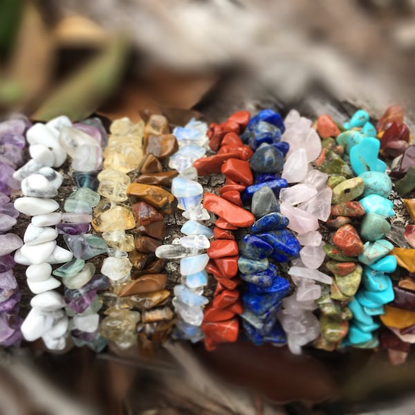 Stretchy Crystal Bracelet / Crystal Stretch Bracelet / Healing Crystal Bracelet / Crystal Chip Bracelet / Chakra Gemstone Chip Bracelet
