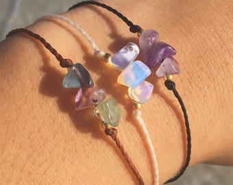 Verstellbares Kristall Wunsch Armband Gold Perlen Edelstein Armband / Heilkristall Armband / Wasserfest / Kristall Chip Armband Minimalist