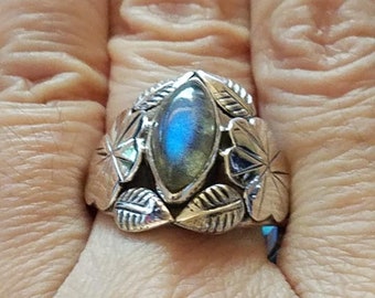 Labradorite Sterling Silver Ring Size 9, Flashy Labradorite Leaf Ring, Blue Labradorite Ring,  Boho Ring, Boho Jewelry, Gift for Her