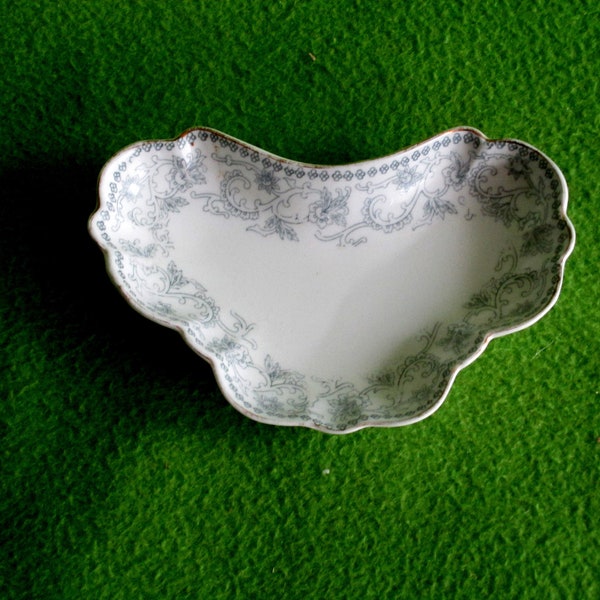 Antique China Bone Dish Made by John Maddock & Sons of Burslem, England, Made from 1880 to 1896