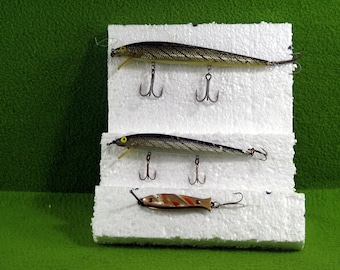 antique weedless fishing lures Vintage The Bing's Silver Nemahbin Minnow Lure maintaining its graceful descent through the water column with an allure that predators cant resist AMHDV Lures Fishing Spoon Weedless