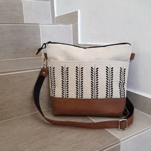 Crossbody bag medium size, purse with pockets, natural vegan bag, Lavender print shoulder bag, canvas hobo bag image 9
