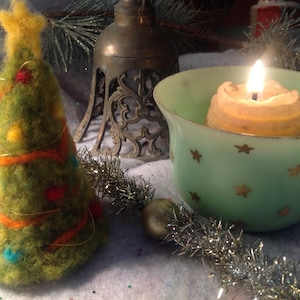 Sale//Needle felted Christmas trees//Small felted holiday trees in different colors//with felted decorations and garland// perfect gift//