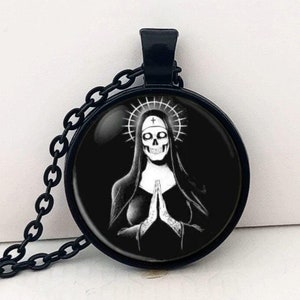 Santa Muerte Pendant + gift Box - Day of the Dead Necklace Mexican Skull nun jewelry, occult, Goth, Gothic