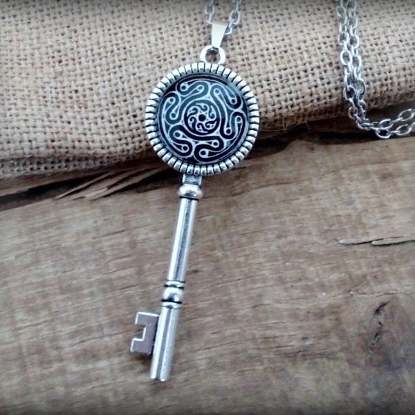 Göttin Hekate Schlüsselsymbol Anhänger Halskette + Box – Hekate Hexerei Dreifachgöttin Mond