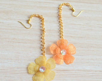 Mehendi flower jewelry for bride, Indian wedding accessory, yellow flower hair jewellery for kids girls, bridesmaids gifts, mehendi favors