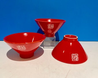 Set of 3 red rice or ramen V-shaped bowls.