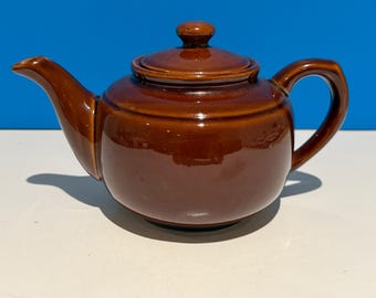 Brown Betty teapot. Volume 4-5 cups