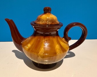 Vintage Blue Mountain Pottery teapot in Harvest Gold glaze. Made in Canada