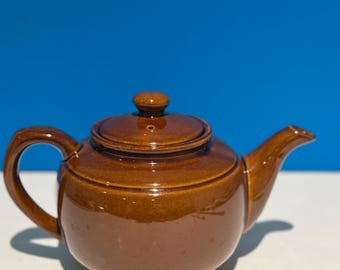 Vintage Brown Betty teapot, Volume 5 cups