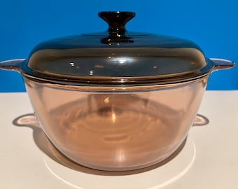 Vintage Vision Corning 4.5 L Dutch Oven/stock amber glass Pot with a lid. made in USA