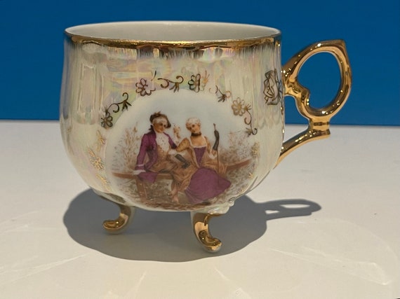 3 Legged Cup and Saucer Japan (DEB) 3 Legged Cup and Saucer Japan (DEB)