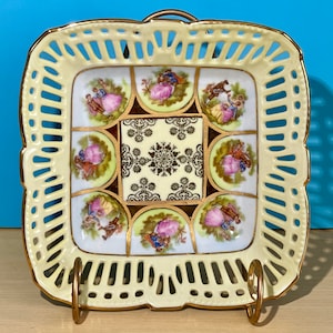 Plato cuadrado Vintage Love story Fragonard con borde reticulado fabricado en Alemania Occidental.