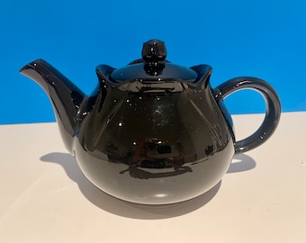 Vintage Brown Betty teapot. Volume 5 cups