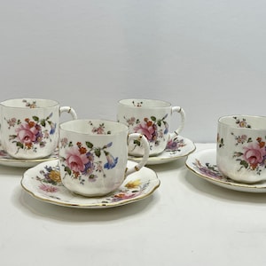SET of 4 Vintage Royal Crown Derby Teacups and matching saucers. Made