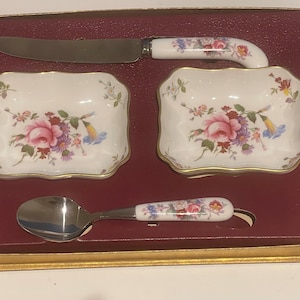 RARE!  Vintage Royal Crown Derby English Bone china &quot;Derby Posies&quot; dessert set in original box.