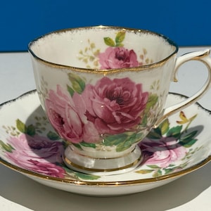 Vintage Royal Albert teacup: American Beauty. Made in England