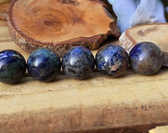 Sodalite ball hand flatterer