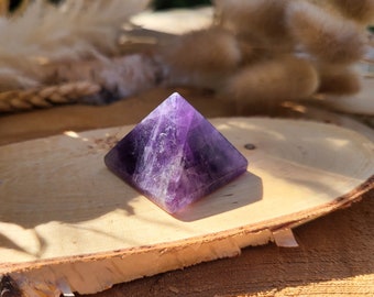 Amethyst Pyramid Gemstone Palm Stone Meditation Yoga Reiki Chakra