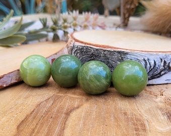 Jade ball green jade gemstone hand flatterer sphere