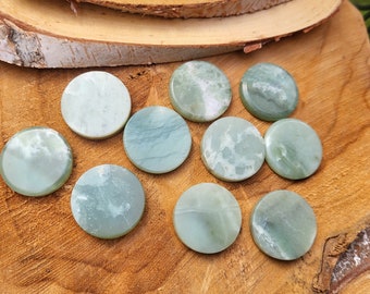 Jade green gemstone hand flatterer
