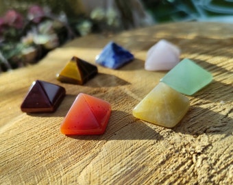 Pyramid Chakra Stones Gemstones Set 7 Chakras Sodalite Tiger Eye Carnelian Rose Quartz Jade Aventurine Jasper