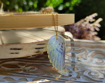 Moonstone wing necklace gold