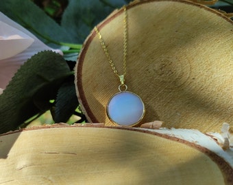 Moonstone necklace gold
