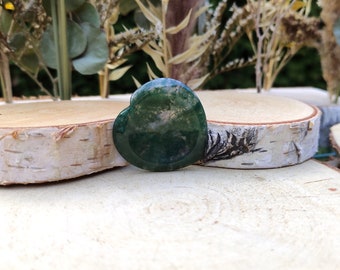 Worry stone heart moss agate gemstone hand flatterer