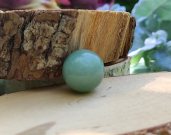 Aventurine ball gemstone hand flatterer