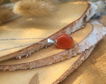 Agate necklace silver orange red balance