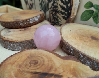 Rose quartz ball 30 mm gemstone hand flatterer sphere