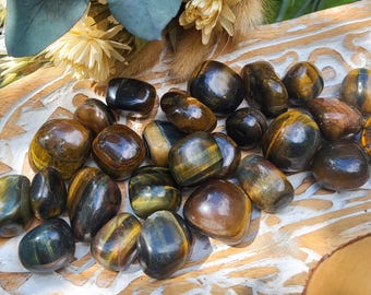 Tiger's eye gemstone tumbled stone palm stone