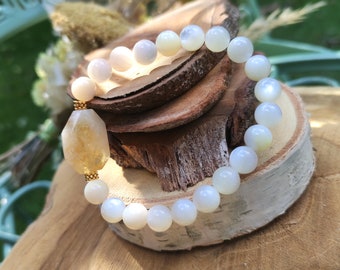Mother of Pearl Citrine Bracelet 8 mm Gold