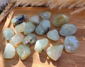 Prehnite gemstone palm stone tumbled stone