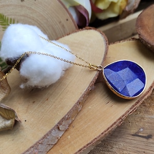 Naszyjnik z lapis lazuli, złoty naszyjnik z kamieniami szlachetnymi, kamień szlachetny zdjęcie 1