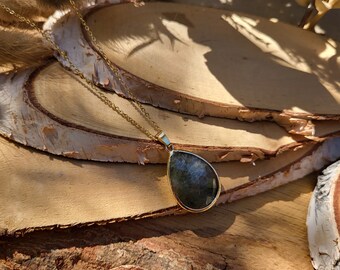 Labradorite teardrop necklace gold